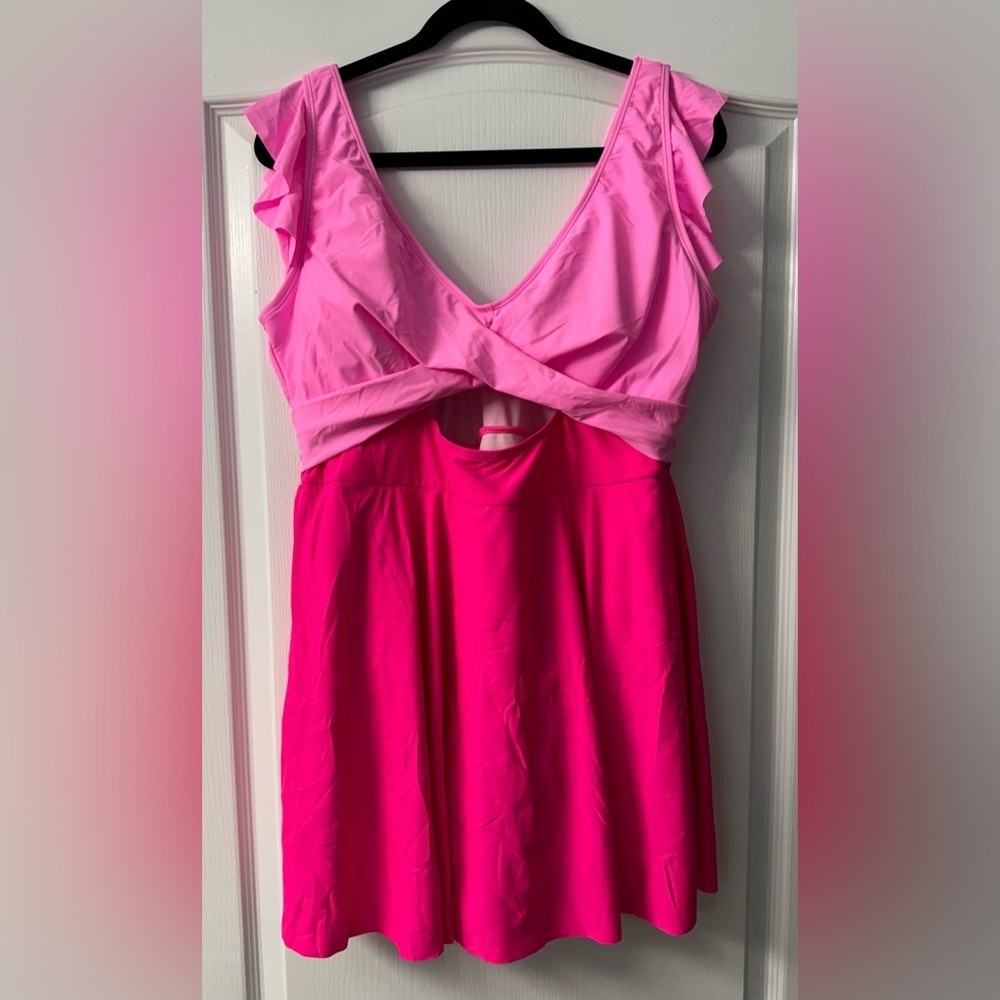 CUTOUT V-NECK CAP SLEEVE ONE-PIECE SWIMWEAR Plus - Picture 4 of 11